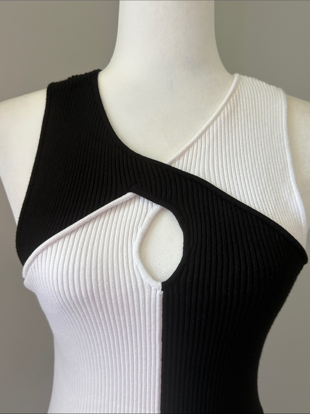 WHITE HOUSE BLACK MARKET Ribbed Colorblock Sweater Tank Top XS Black White - Picture 5 of 12